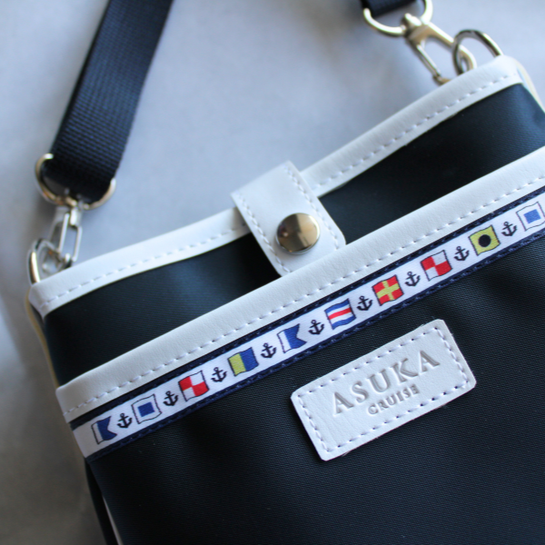 『りょう』CULLNI BG-043 ショルダーバッグ ブラック CULLNI(クルニ)】Leather Looped Strap Mini Shoulder Bag