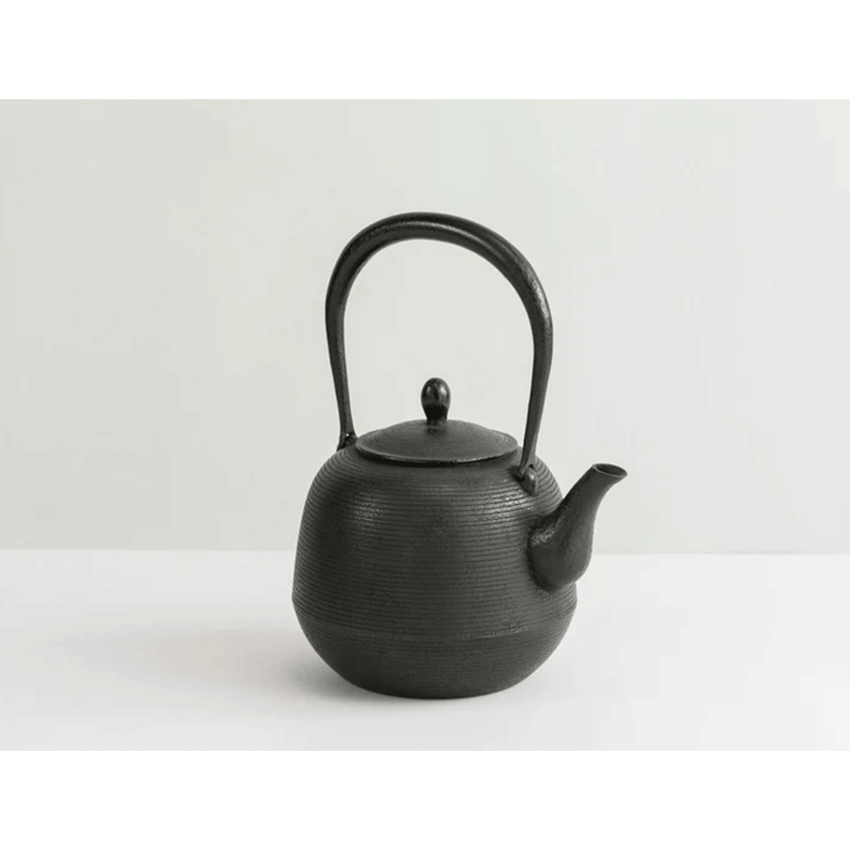 南部鉄器　有名人作 伝説の鉄瓶を作った最高の職人のはなし｜アコダ鉄瓶の販売
