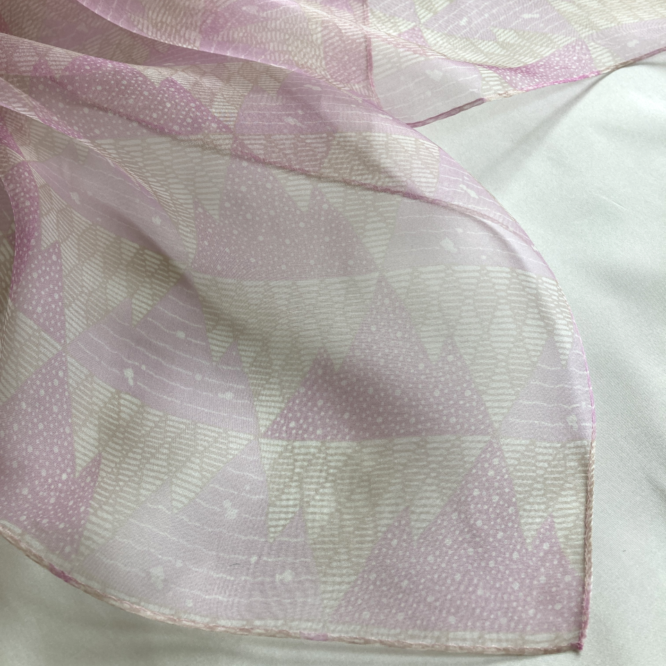 福島県 妖精の羽オーガンジースカーフ 会津型（山柄）・化粧箱入り