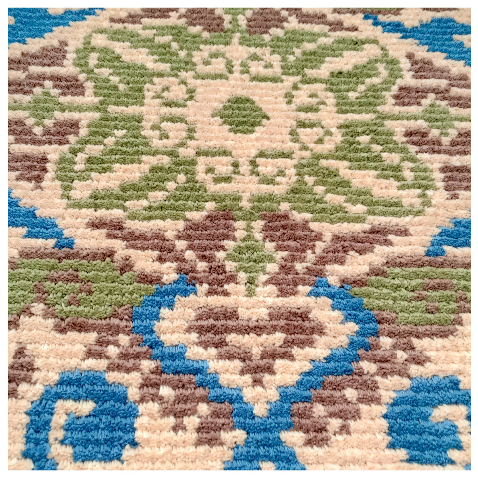 送料無料対象外】佐賀県 本家鍋島緞通 蟹牡丹菱文「Ganibotanhishimon